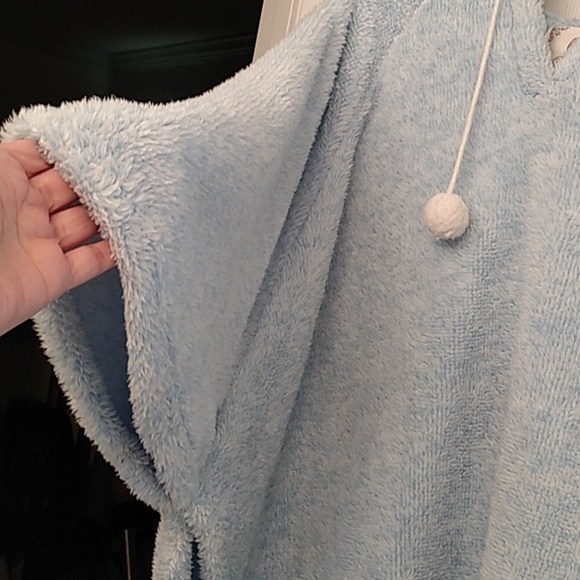 PJ Couture Soft Fuzzy Poncho Cape Bat Wing Hoodie - Picture 3 of 8